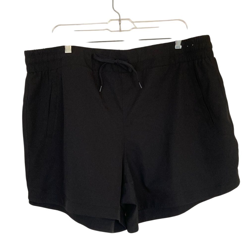Reebok Womens Pull on Short Size XXL Black Outdoors Athletic Elastic Waist
